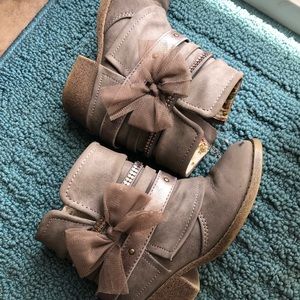 Jellypop Bow ankle bootie size 11